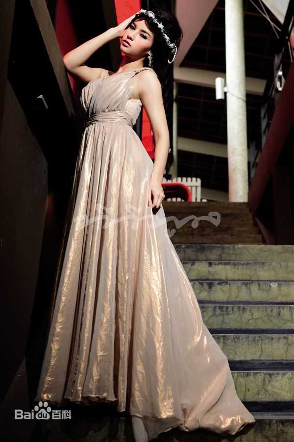 婉娜拉·宋提查( 、Wannarot Sonthichai)最优质Vill杂志靓照