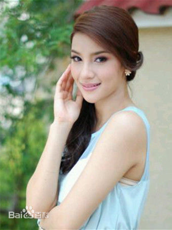 婉娜拉·宋提查( 、Wannarot Sonthichai)Vill参演电视剧壁纸壁纸