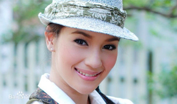 婉娜拉·宋提查( 、Wannarot Sonthichai)Vill参演电视剧壁纸壁纸