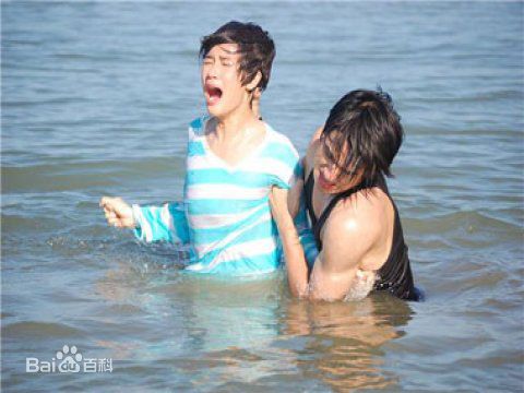 婉娜拉·宋提查( 、Wannarot Sonthichai)爱在旅途前后照片