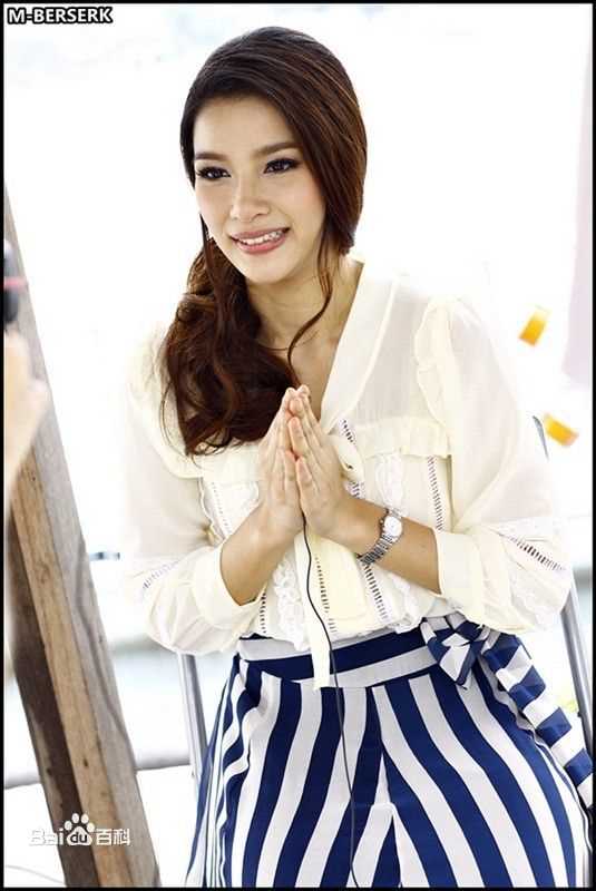 婉娜拉·宋提查( 、Wannarot Sonthichai)穿越时空寻找爱图片图集