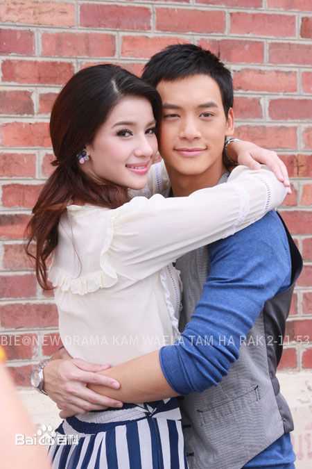 婉娜拉·宋提查( 、Wannarot Sonthichai)穿越时空寻找爱图片图集