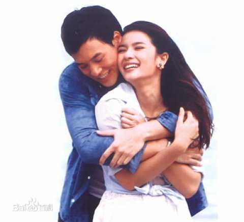 婉娜拉·宋提查( 、Wannarot Sonthichai)穿越时空寻找爱图片图集