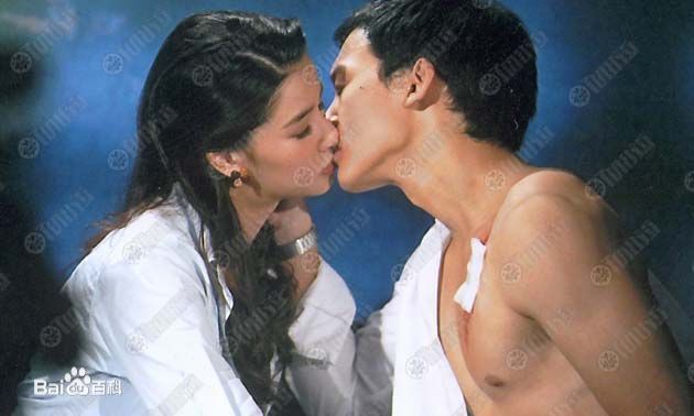 婉娜拉·宋提查( 、Wannarot Sonthichai)穿越时空寻找爱图片图集