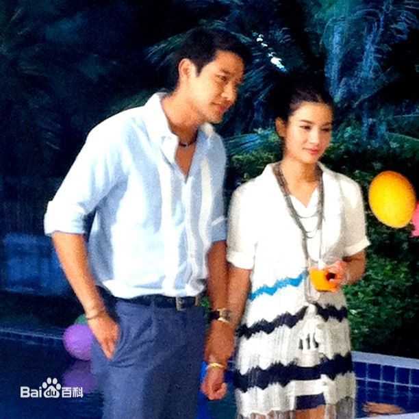 婉娜拉·宋提查( 、Wannarot Sonthichai)爱如潮涌性感图片图集