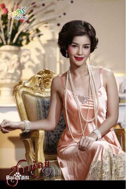 婉娜拉·宋提查( 、Wannarot Sonthichai)小女孩前后照片