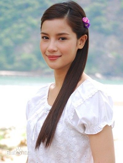 婉娜拉·宋提查( 、Wannarot Sonthichai)小女孩前后照片