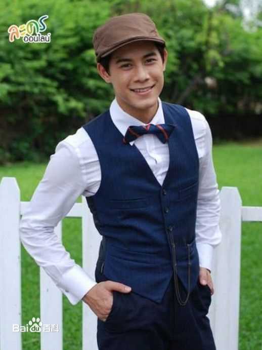 婉娜拉·宋提查( 、Wannarot Sonthichai)小女孩前后照片