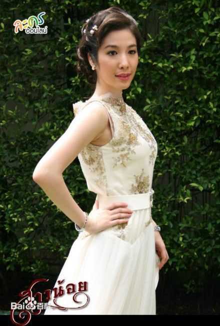 婉娜拉·宋提查( 、Wannarot Sonthichai)小女孩前后照片