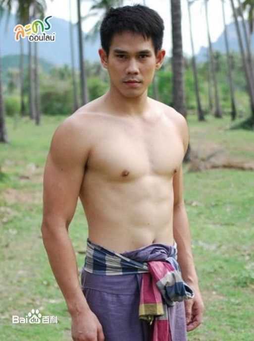 婉娜拉·宋提查( 、Wannarot Sonthichai)小女孩前后照片