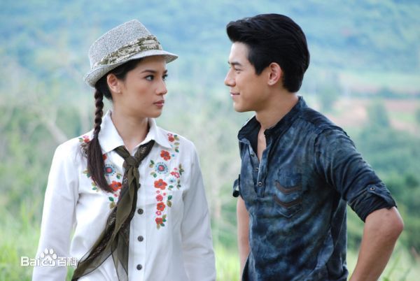 婉娜拉·宋提查( 、Wannarot Sonthichai)野蛮人壁纸壁纸