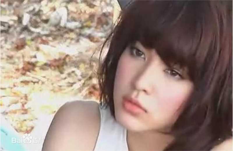 最新莫茶诺·欣彩萍翩( 、Monchanok Saengchaipiangpen)性感图片