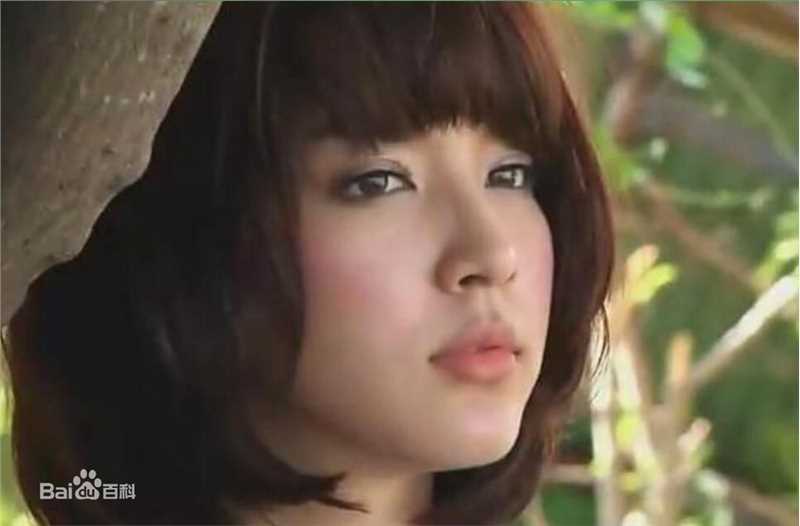 最新莫茶诺·欣彩萍翩( 、Monchanok Saengchaipiangpen)性感图片