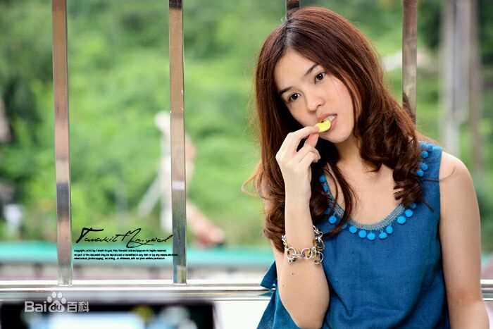 最新李海娜( 、Sushar Manaying)在《想爱就爱》Pie中的图集