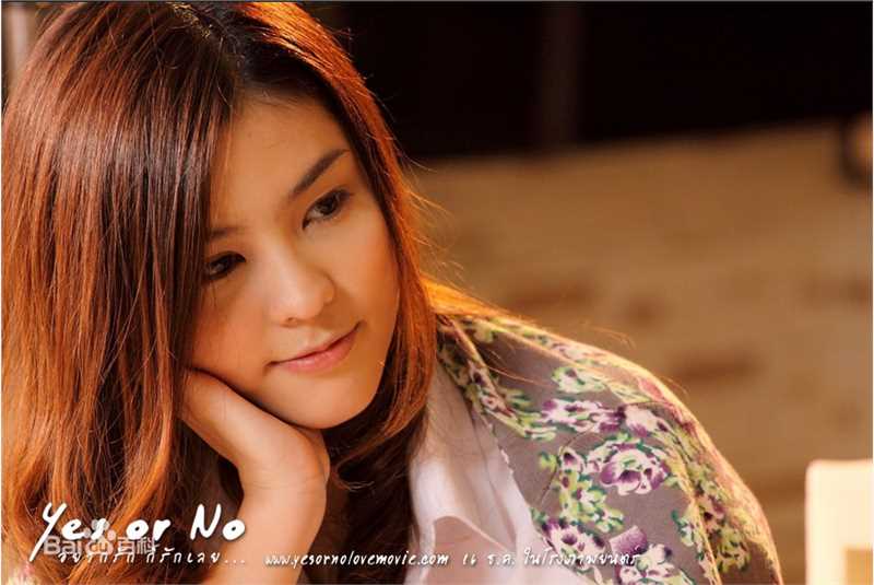 最新李海娜( 、Sushar Manaying)在《想爱就爱》Pie中的图集