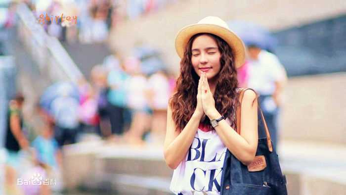 李海娜( 、Sushar Manaying)在《浪漫满屋》Aom中的