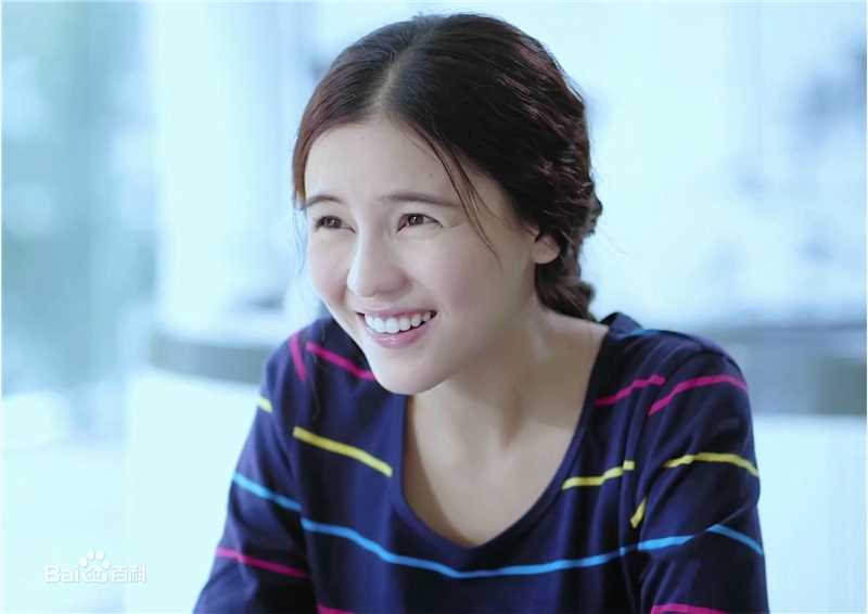 李海娜( 、Sushar Manaying)在《浪漫满屋》Aom中的