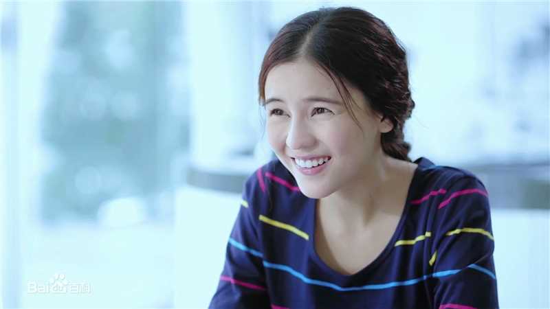 李海娜( 、Sushar Manaying)在《浪漫满屋》Aom中的