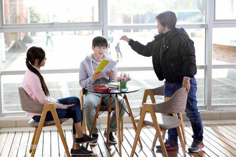 许珮珊工作照片性感图片图集