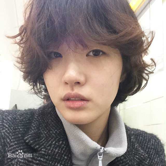 金高银（本名）()金高银生活照素颜照相册