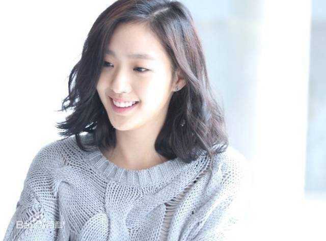 金高银（本名）()金高银画报性感图片图集