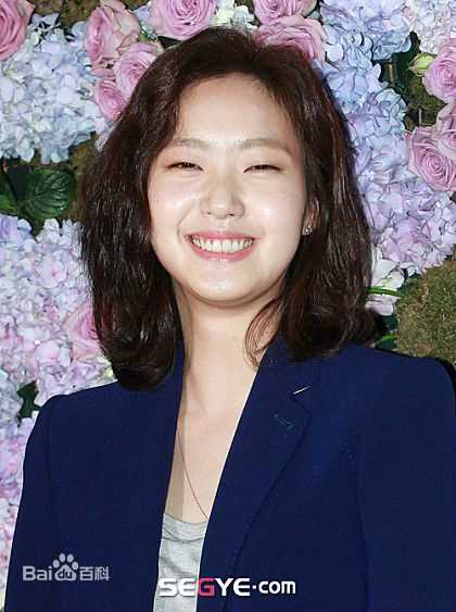 金高银（本名）()金高银参加活动照生活照相册