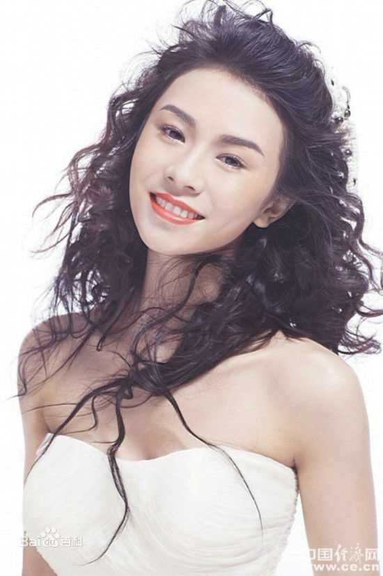 最新黄小瑜壁纸