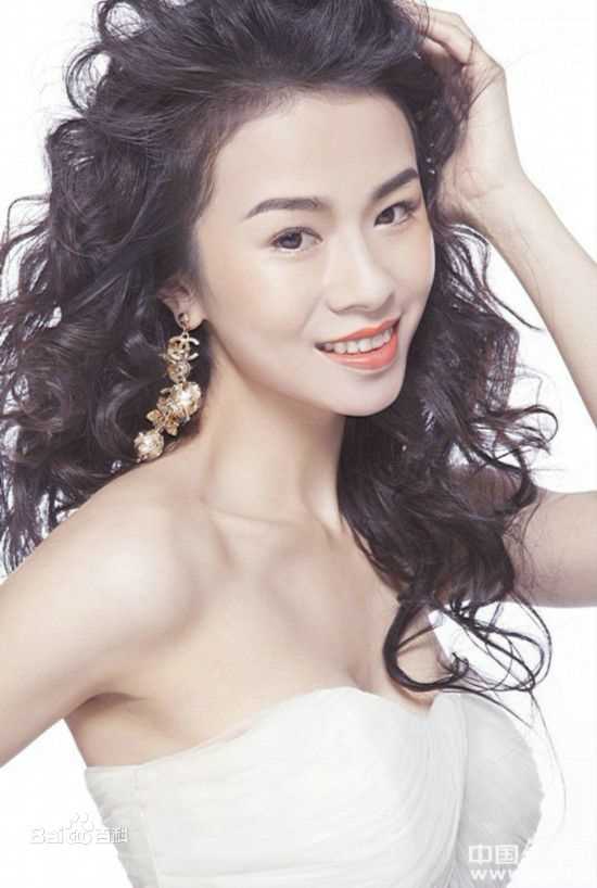 最新黄小瑜壁纸