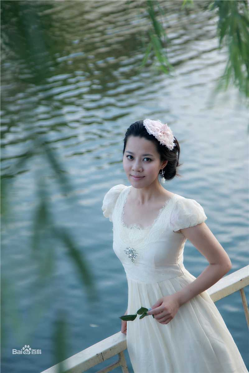 易莉(Lily)最全照壁纸