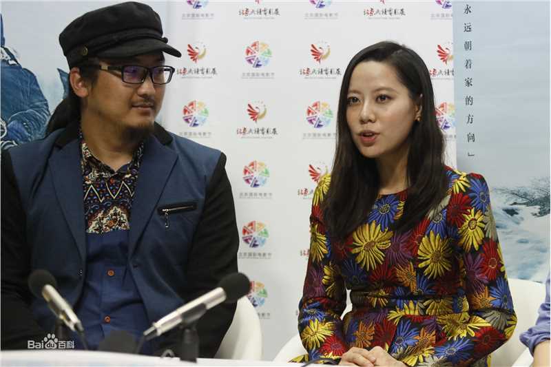 易莉(Lily)在片场性感图片图集