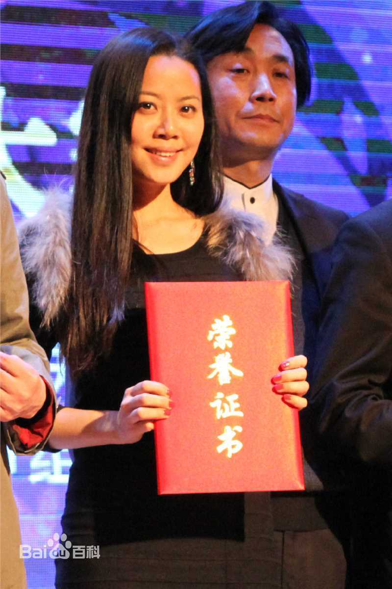 易莉(Lily)在片场性感图片图集