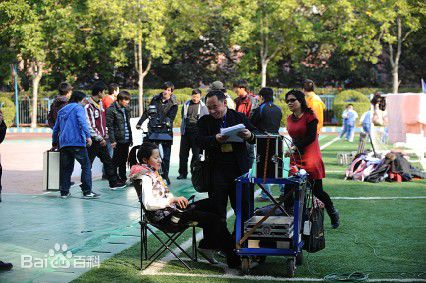 易莉(Lily)在片场性感图片图集