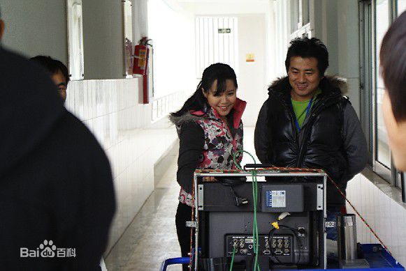 易莉(Lily)在片场性感图片图集