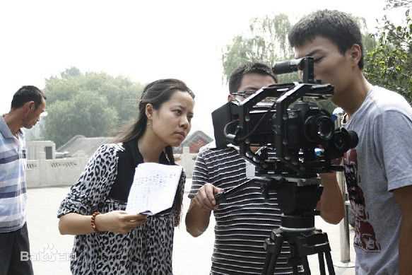 易莉(Lily)在片场性感图片图集