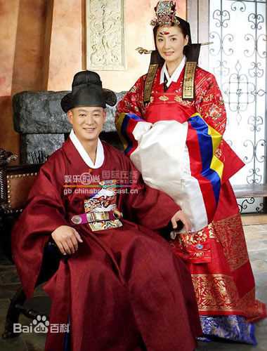 李应敬()结婚照素颜照壁纸