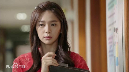 李伊利雅()影视素颜照相册