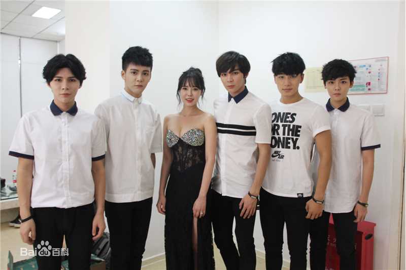 赵慧仙(CHO HYE SUN)和圈内好友壁纸壁纸