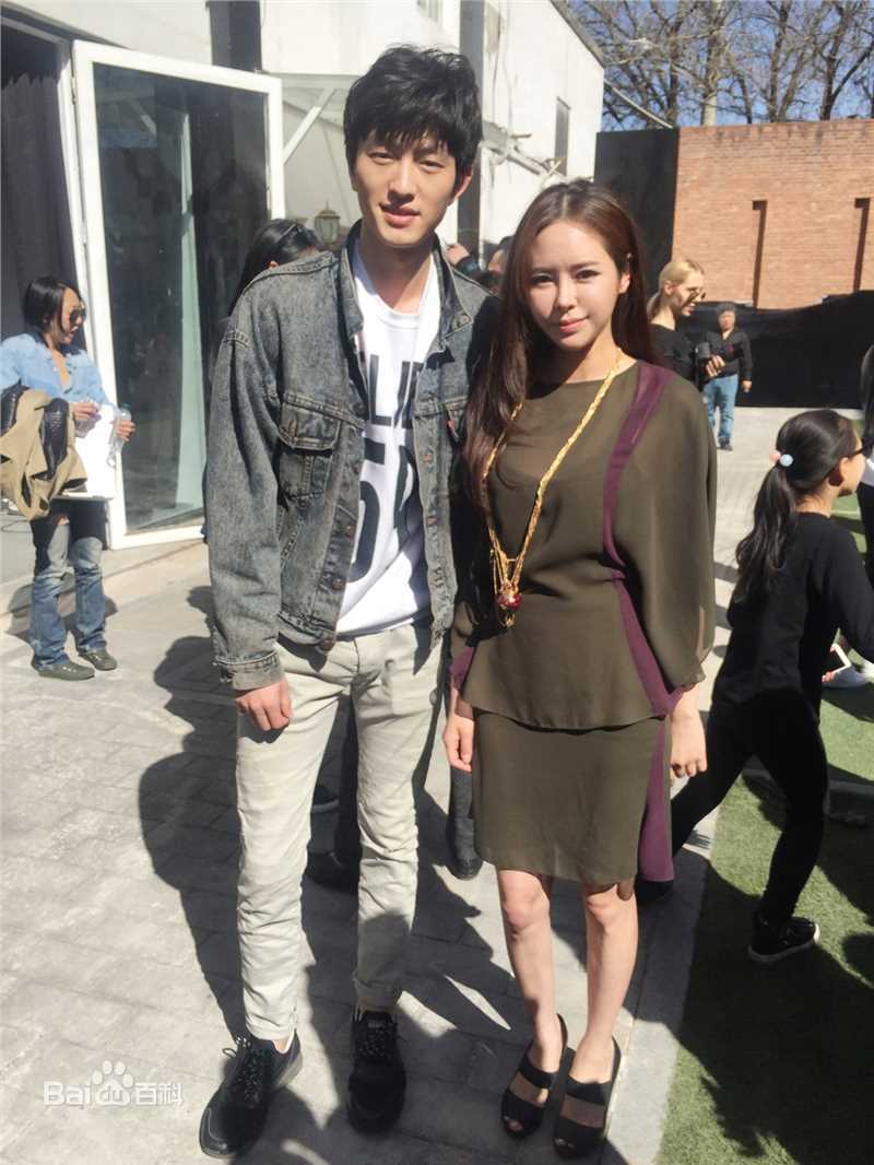 赵慧仙(CHO HYE SUN)和圈内好友壁纸壁纸