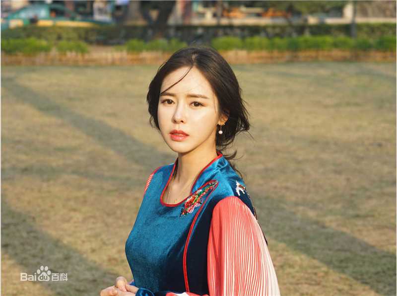 赵慧仙(CHO HYE SUN)街拍壁纸壁纸