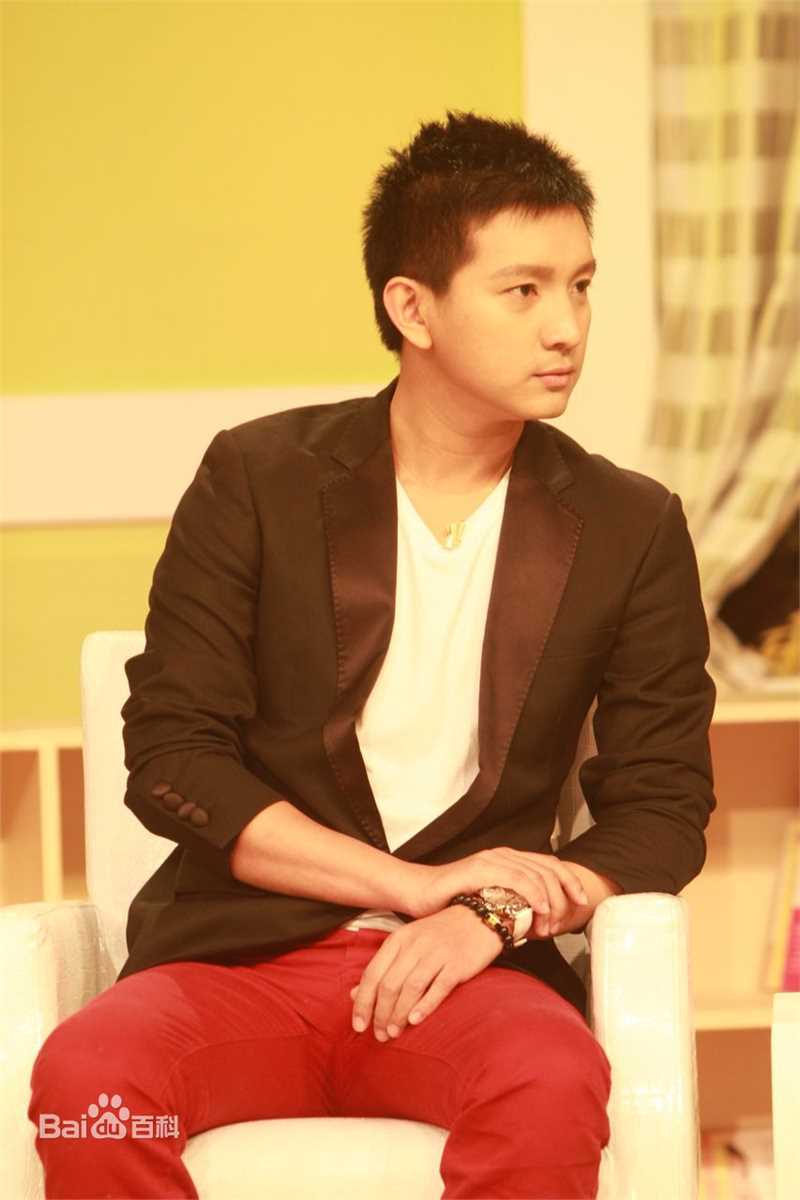 最新花昆在《养生一点通》节目录制中的壁纸