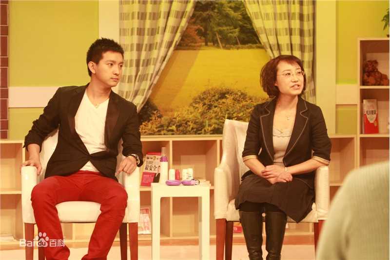 最新花昆在《养生一点通》节目录制中的壁纸