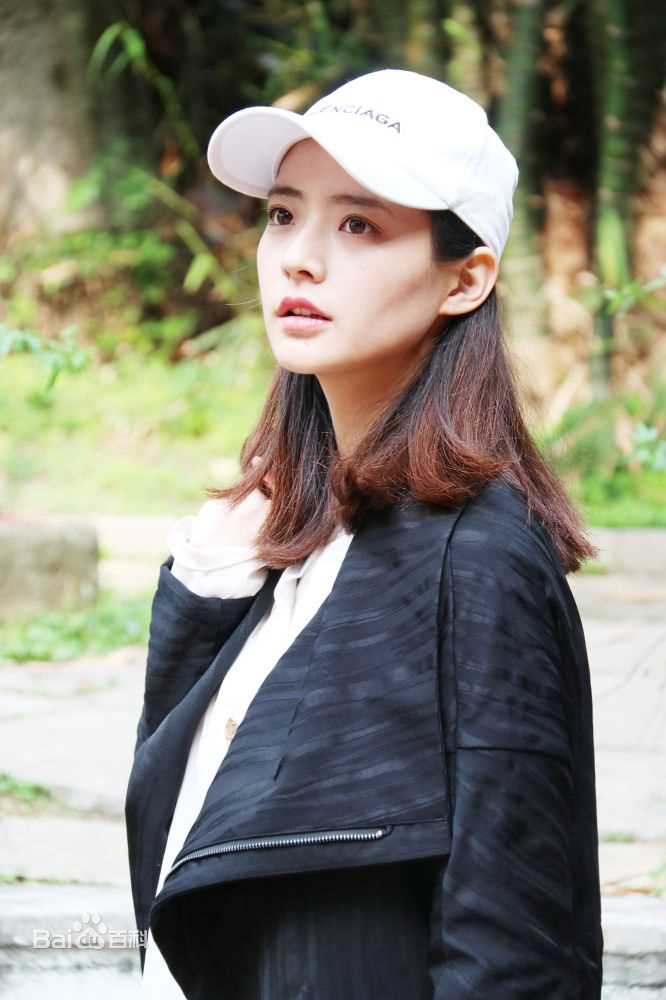 邹新宇街拍壁纸壁纸