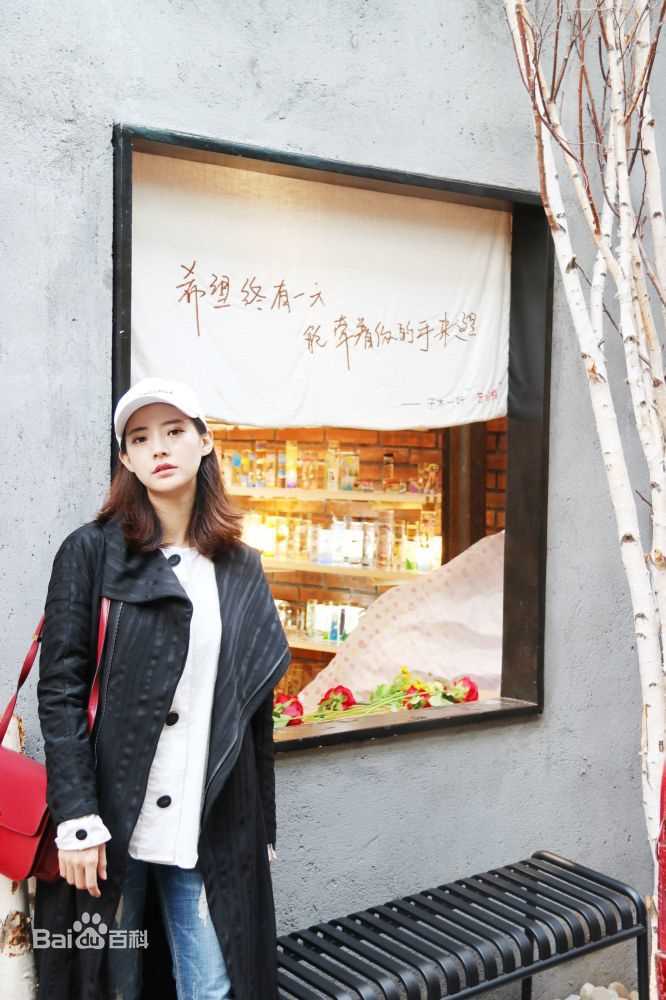 邹新宇街拍壁纸壁纸