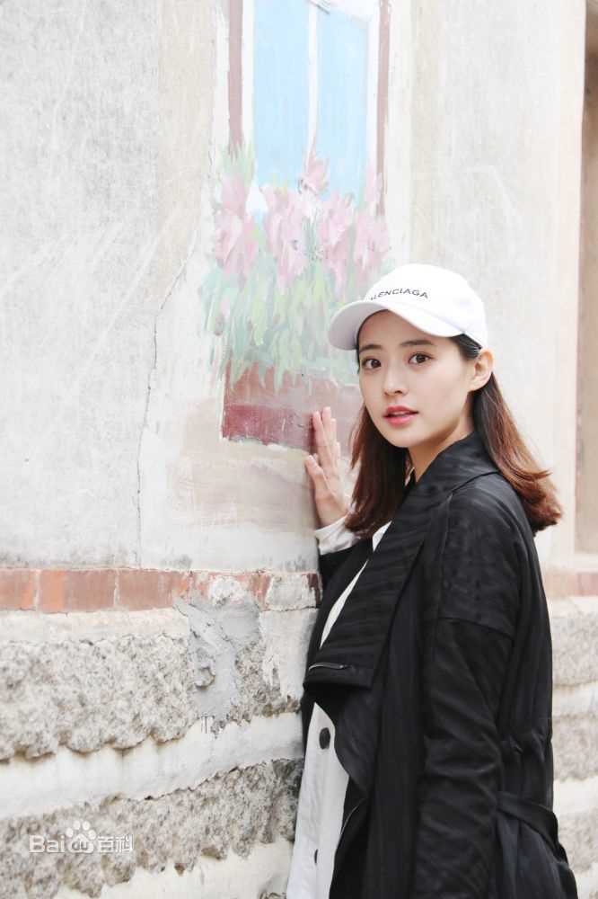 邹新宇街拍壁纸壁纸