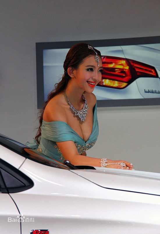 曹阳(Cao Yang)2012广州车展车模性感图片图集