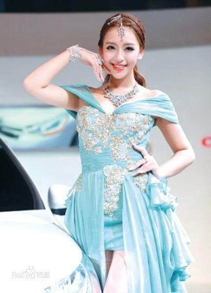 曹阳(Cao Yang)2012广州车展车模性感图片图集