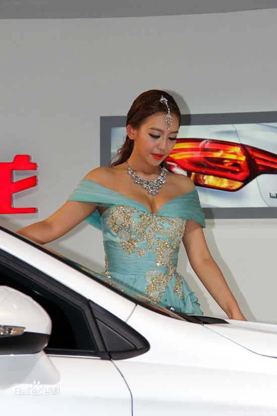 曹阳(Cao Yang)2012广州车展车模性感图片图集