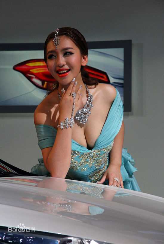 曹阳(Cao Yang)2012广州车展车模性感图片图集
