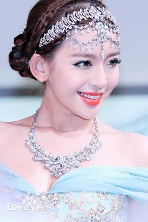 曹阳(Cao Yang)2012广州车展车模性感图片图集