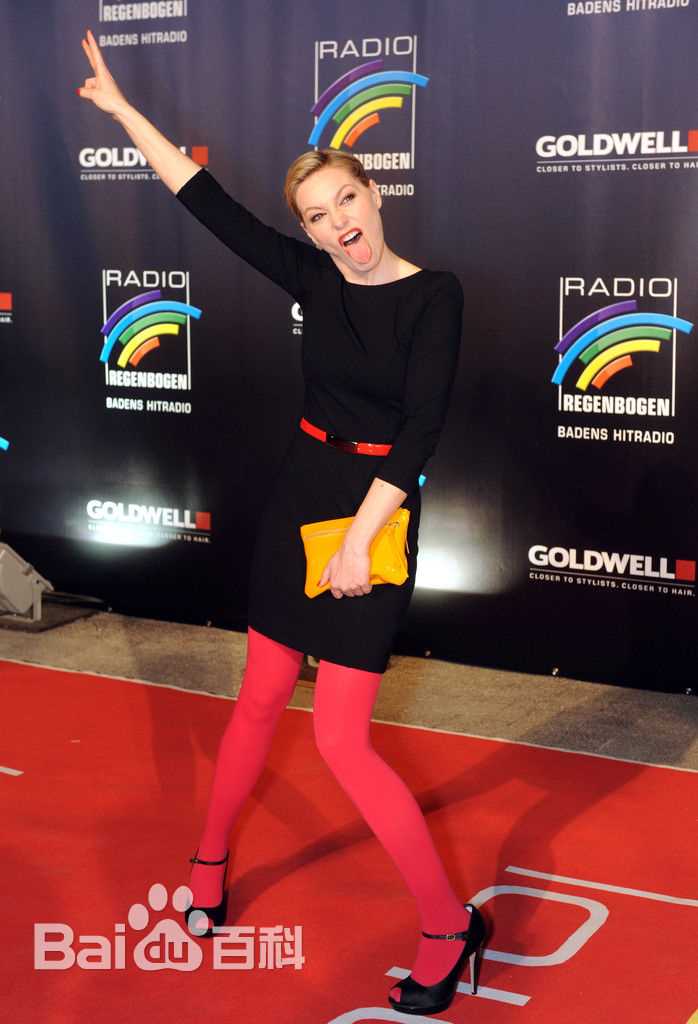 玛蒂娜·希尔(Martina Hill)前后照片